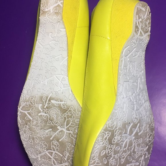 Betsy Johnson Wedge Flats - Picture 3 of 6